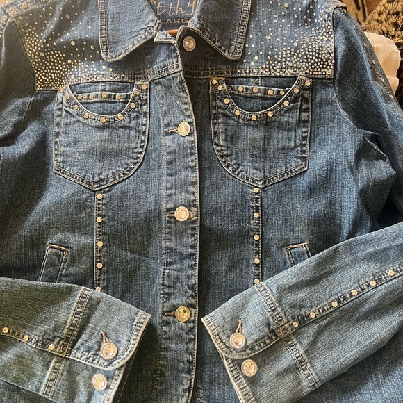 Jean jacket - Picture 7 of 8